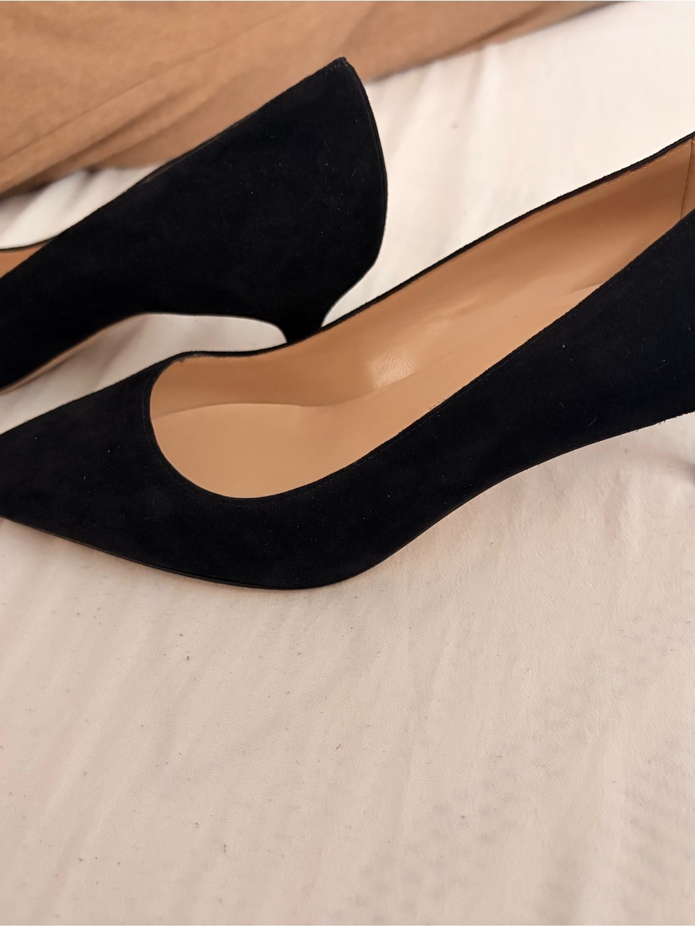 Manolo Blahnik Black Suede Pointed Toe Pumps
